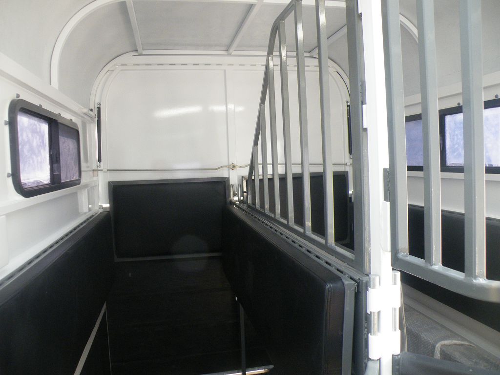 Deluxe Type Horse Float for 2 Horses