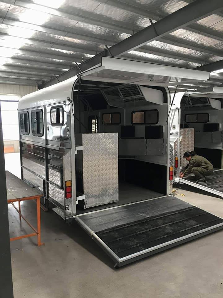 Lengthened Angle Load Horse Float for 2 Horses