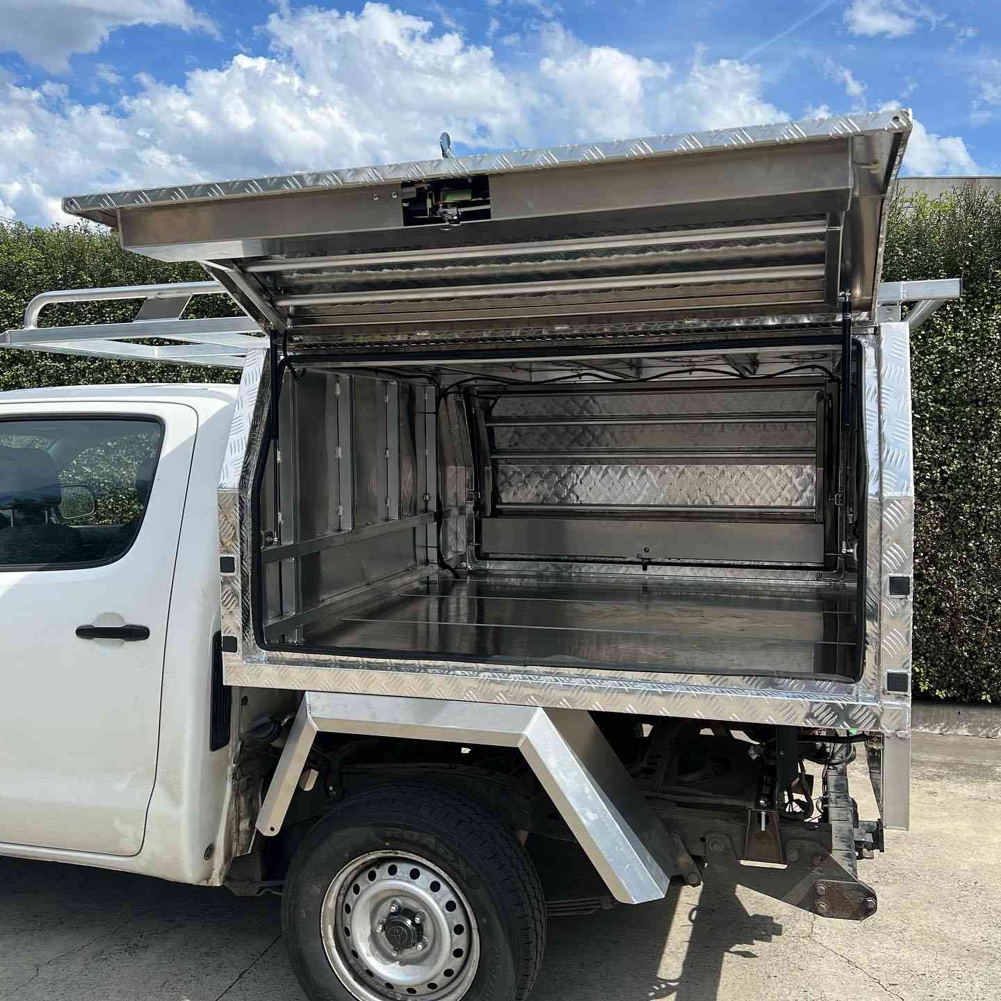 Aluminum Ute Canopy