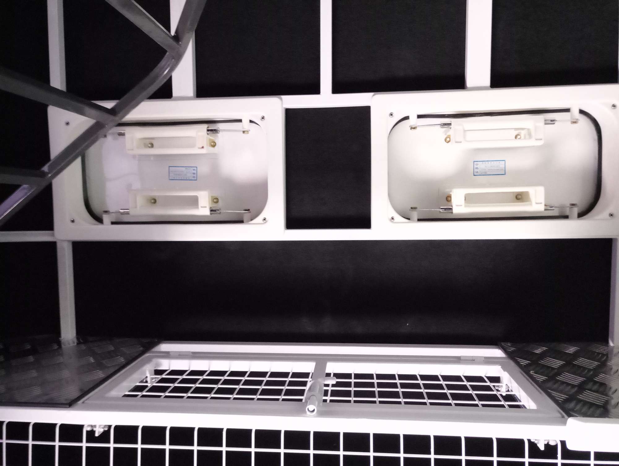 Deluxe Type Horse Float for 3 Horses 