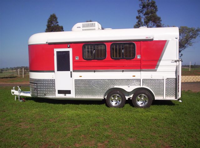 Lengthened Angle Load Horse Float for 2 Horses