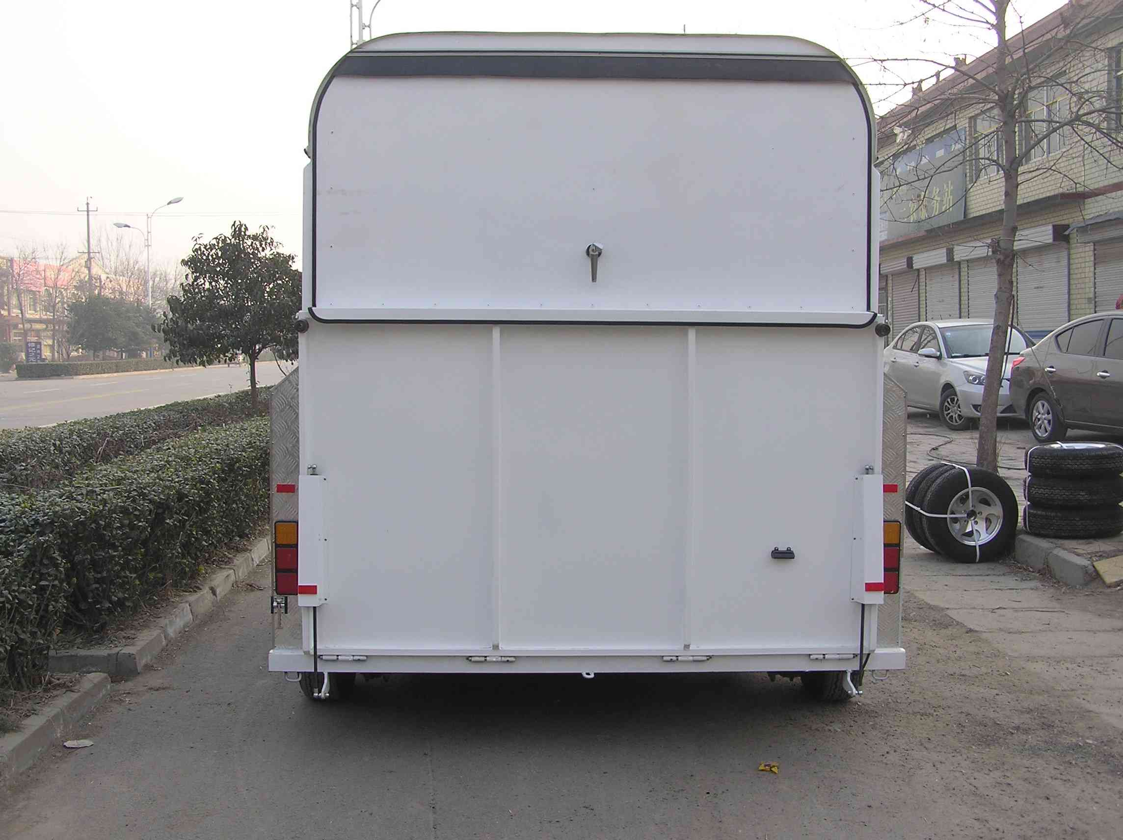 Angle Load Horse Float for 2 Horses