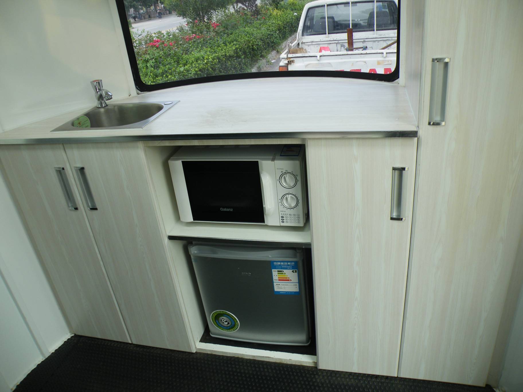 Lengthened Angle Load Horse Float for 2 Horses