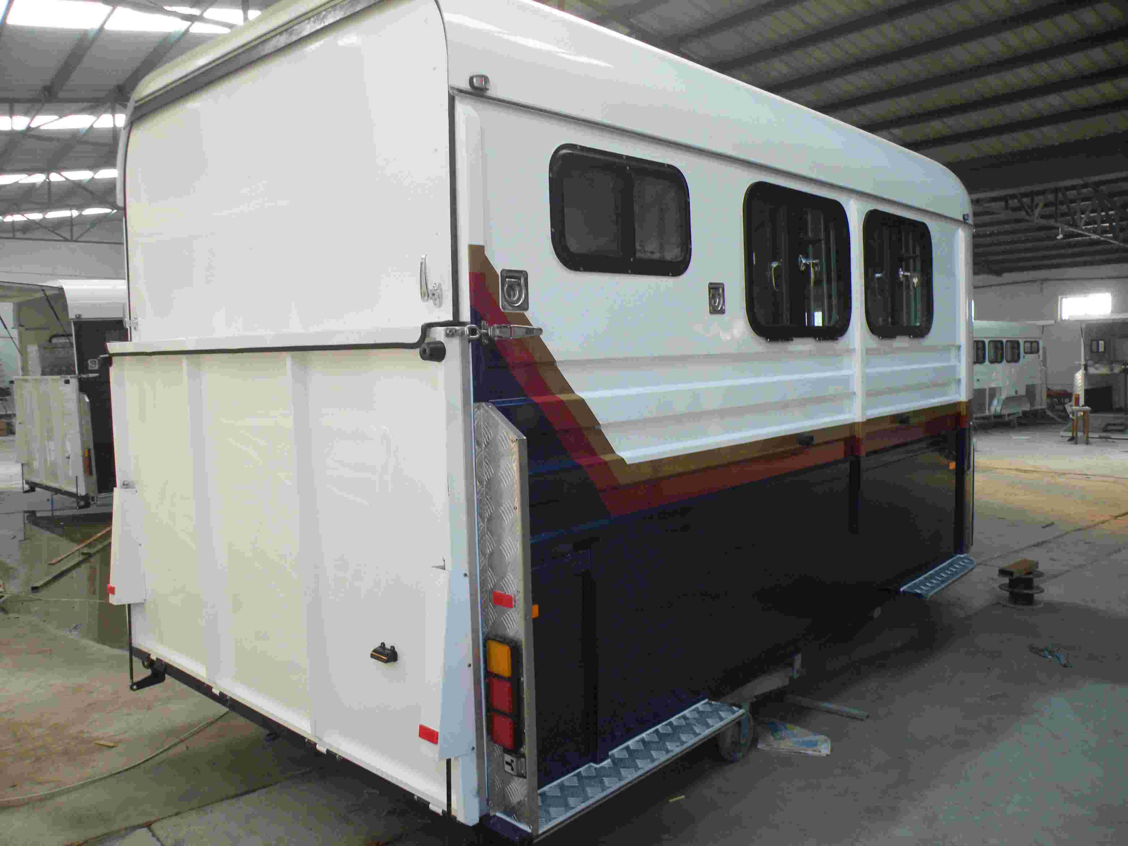 Lengthened Angle Load Horse Float for 2 Horses