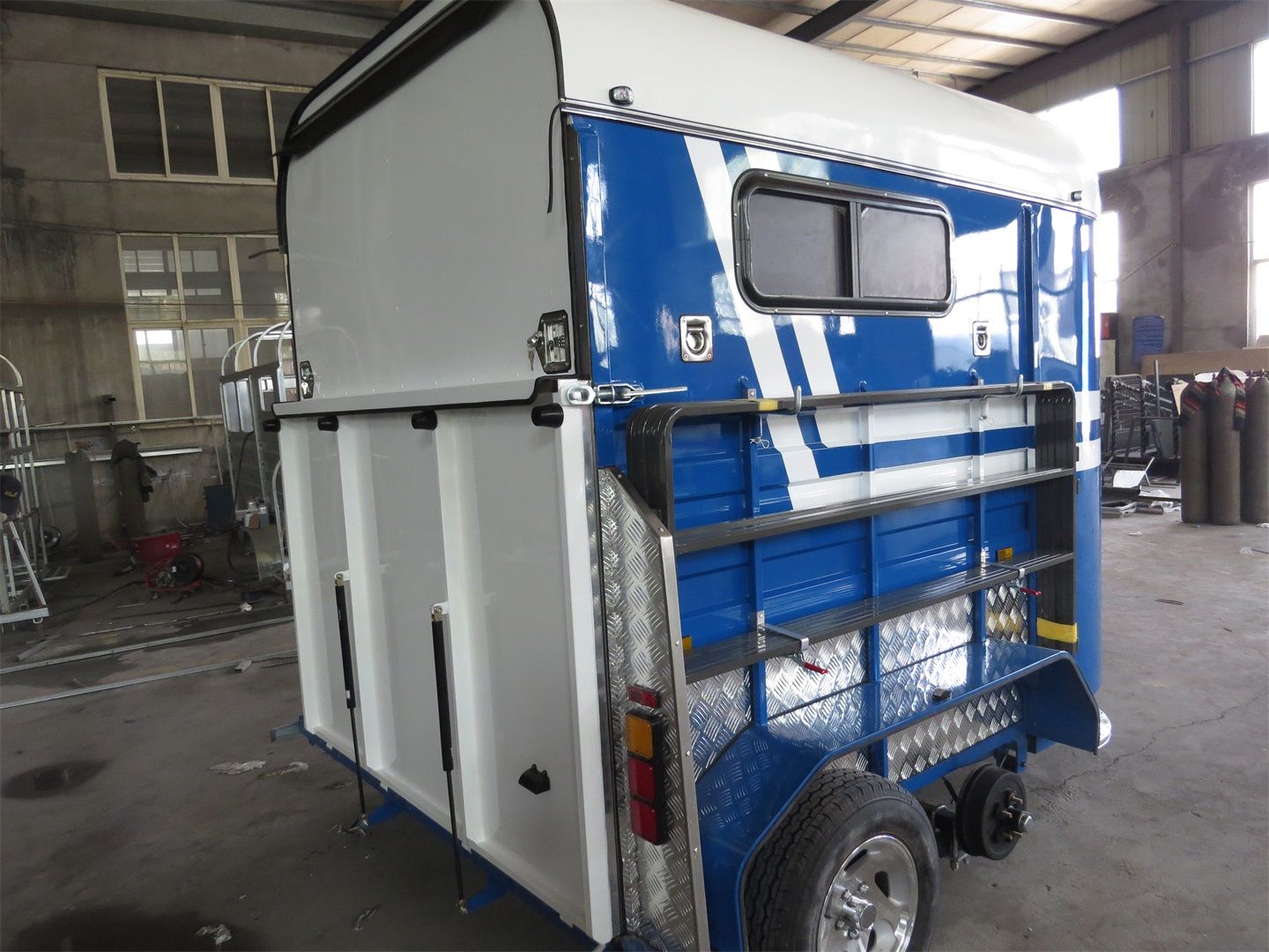 Standard Type Horse Float for 2 Horses