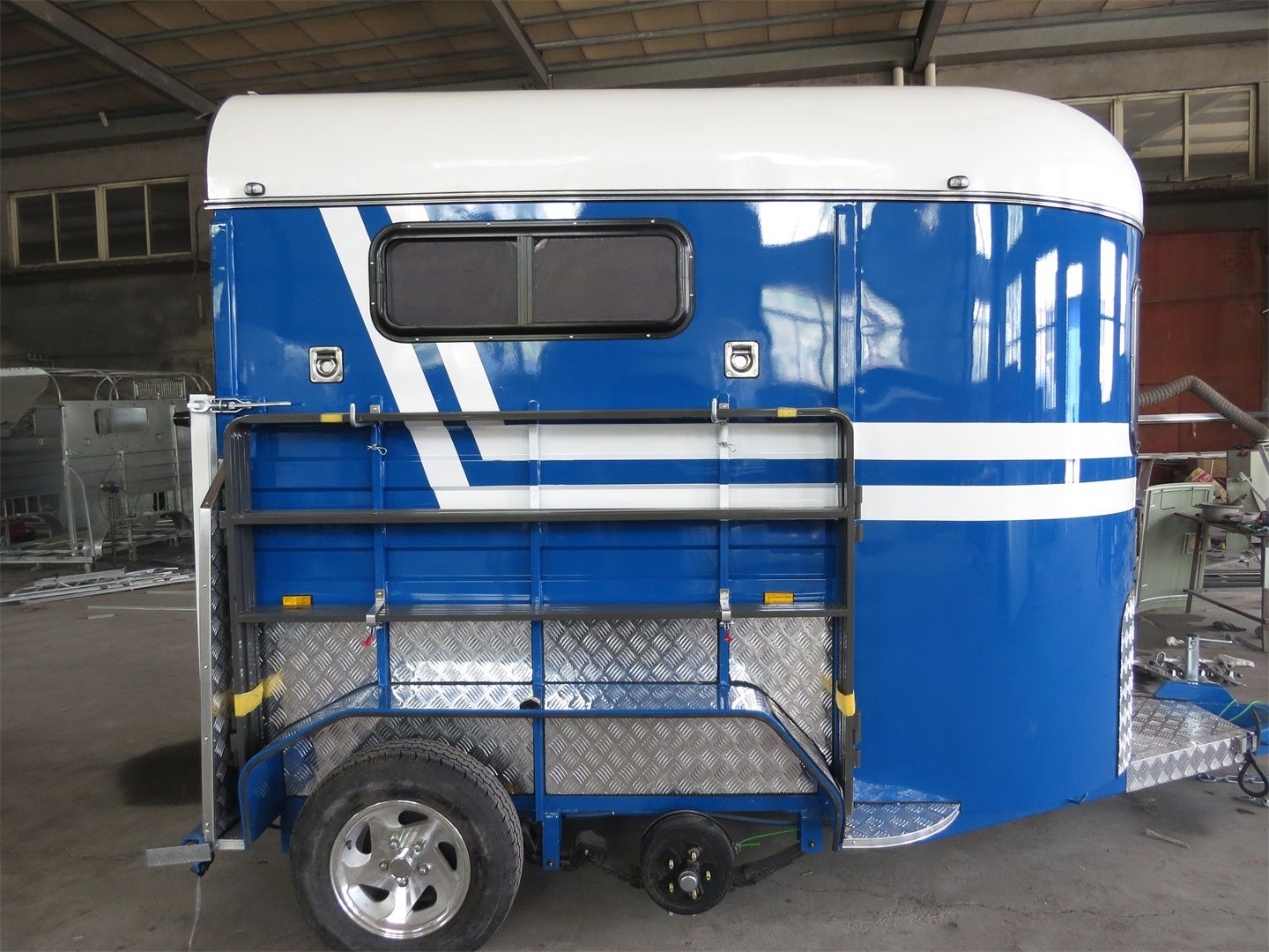 Standard Type Horse Float for 2 Horses