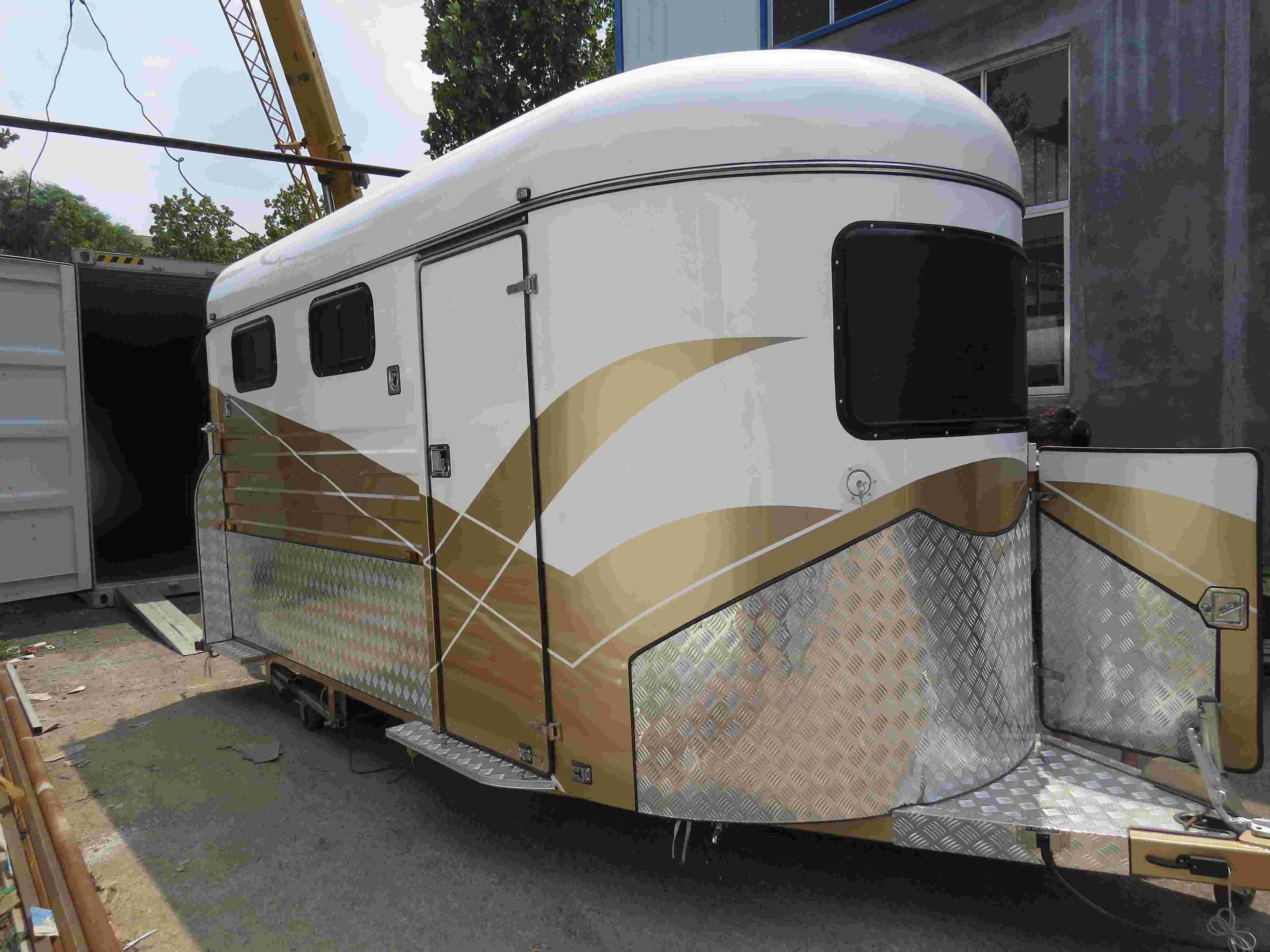 Deluxe Type Horse Float for 2 Horses