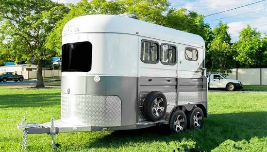 Angle Load Horse Float for 2 Horses