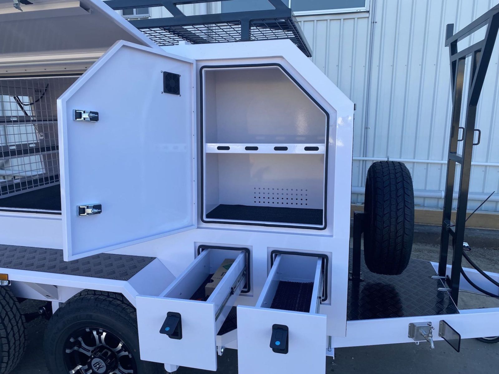 Double Axles Big Size Tradesman Trailer