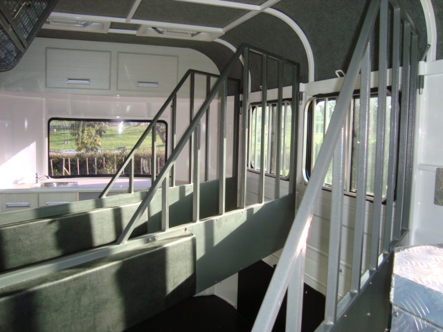 Lengthened Angle Load Horse Float For 2 Horses