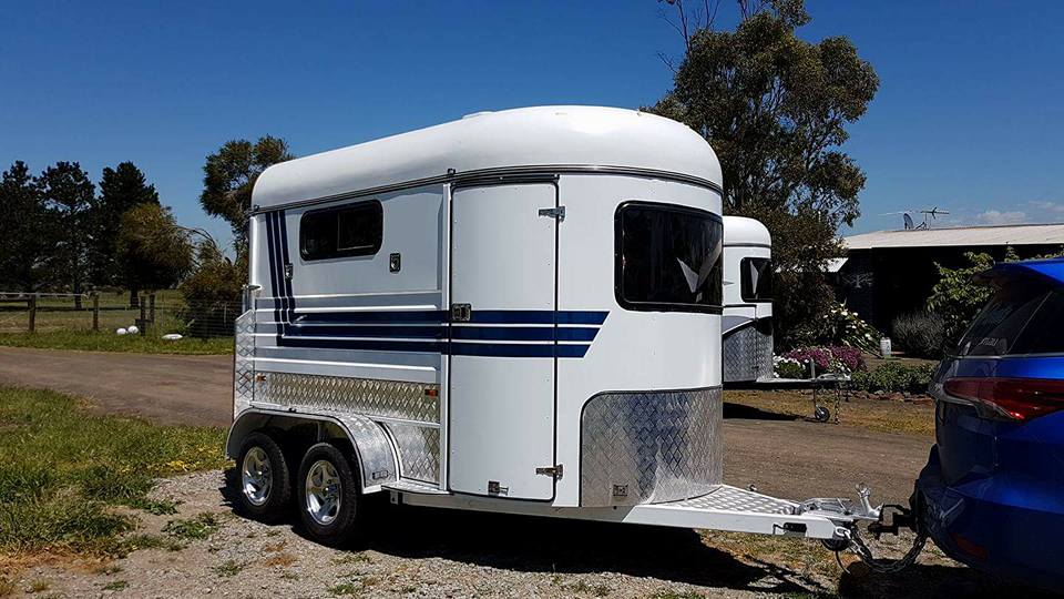 standard type 2 horses angle load horse trailer