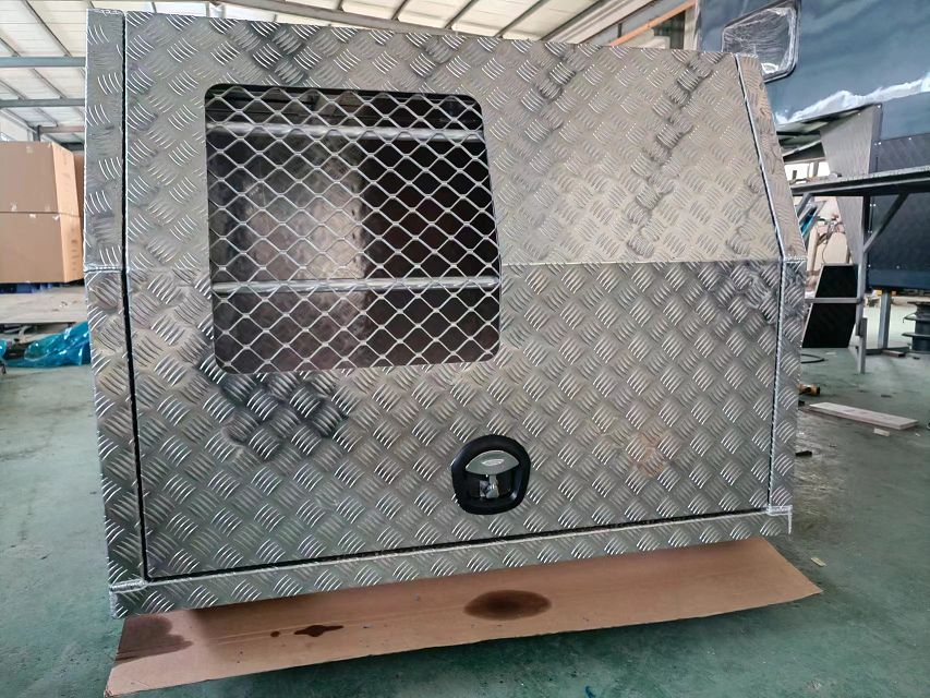 ute canopy with dog box