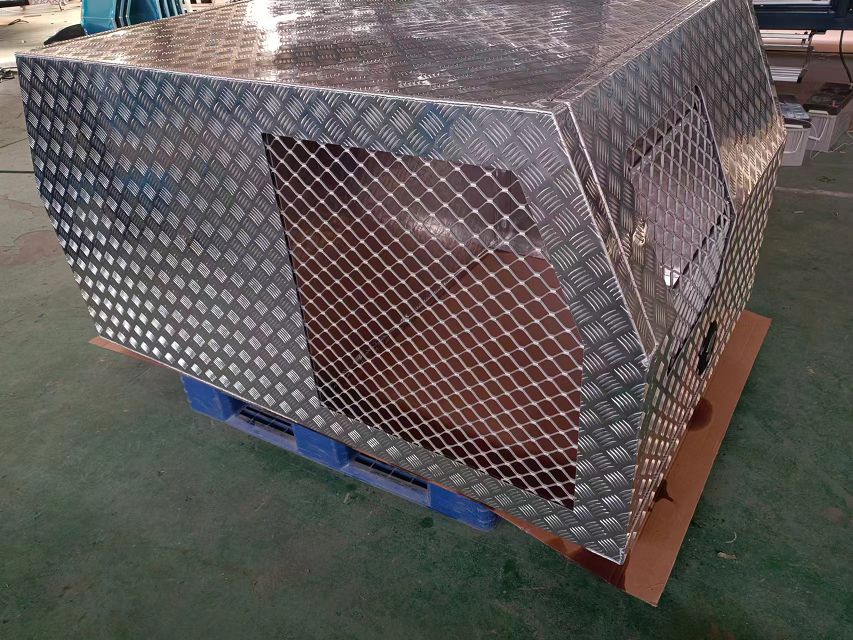 ute canopy with dog box