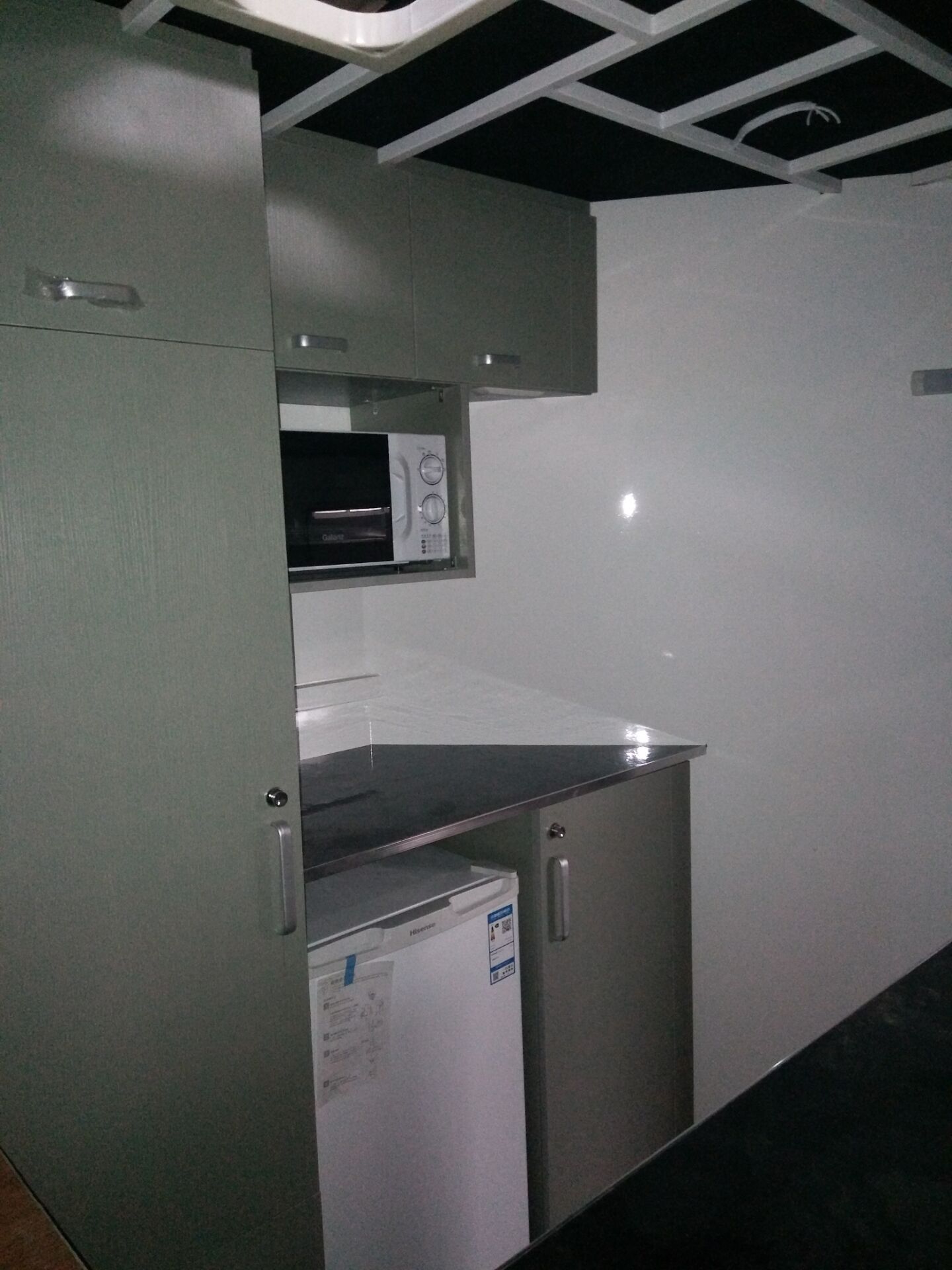 custom made square front horse trailer