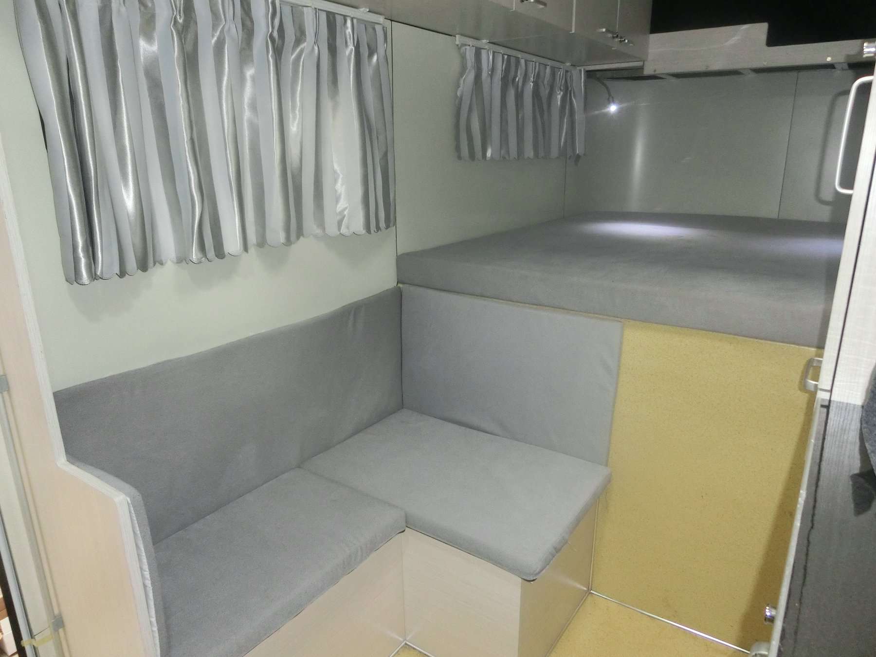 custom made square front horse trailer