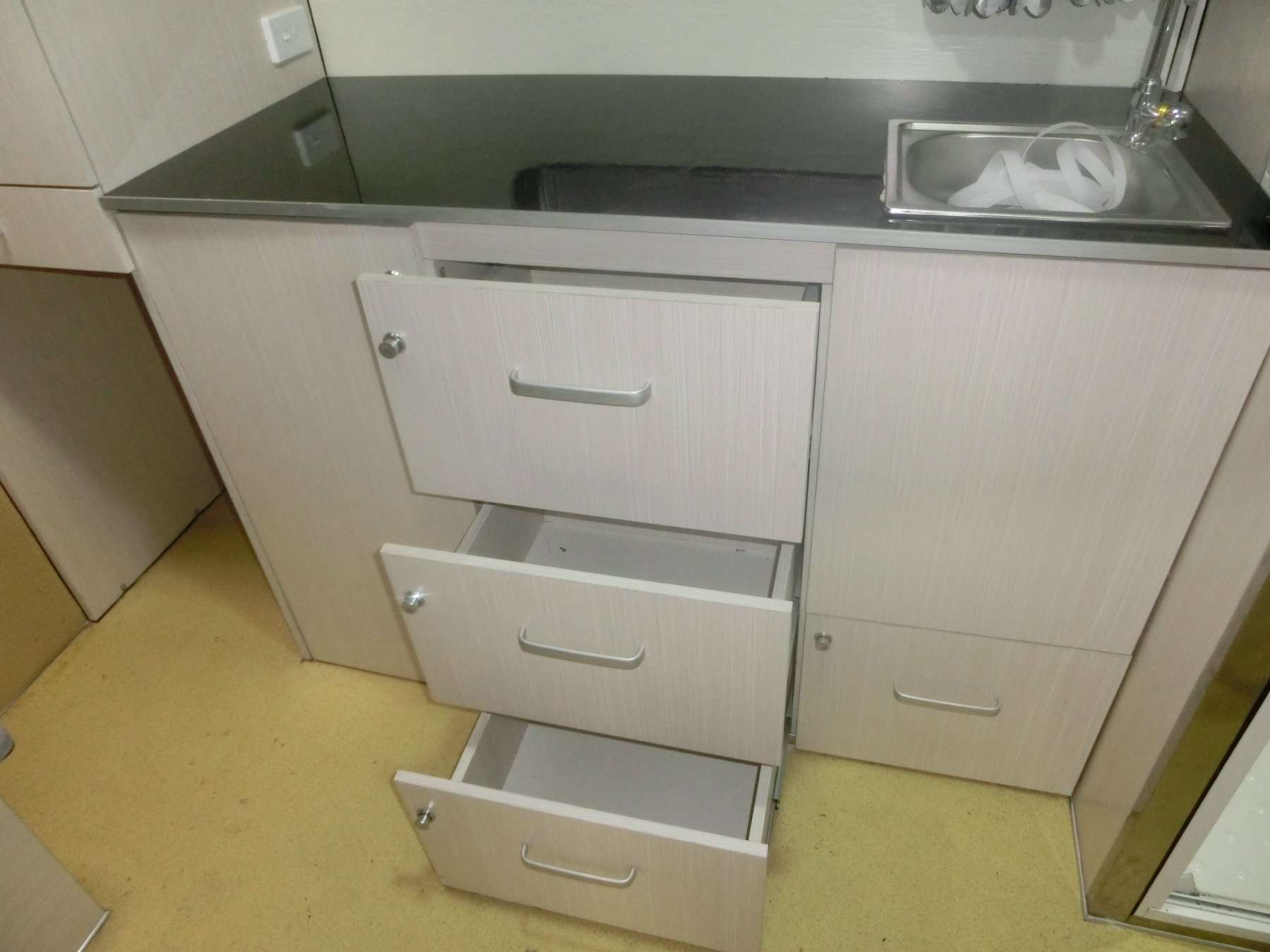 custom made square front horse trailer