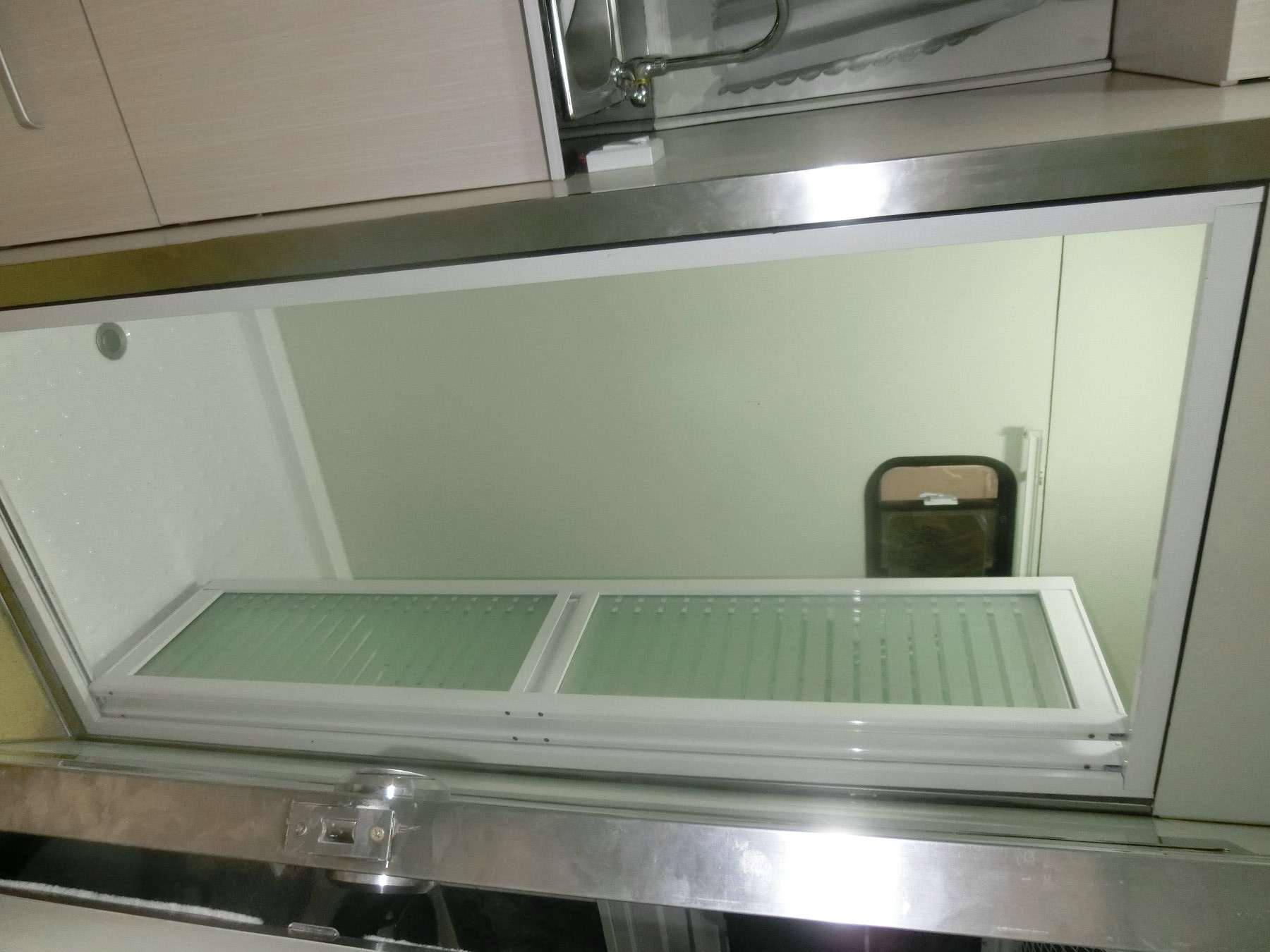 custom made square front horse trailer