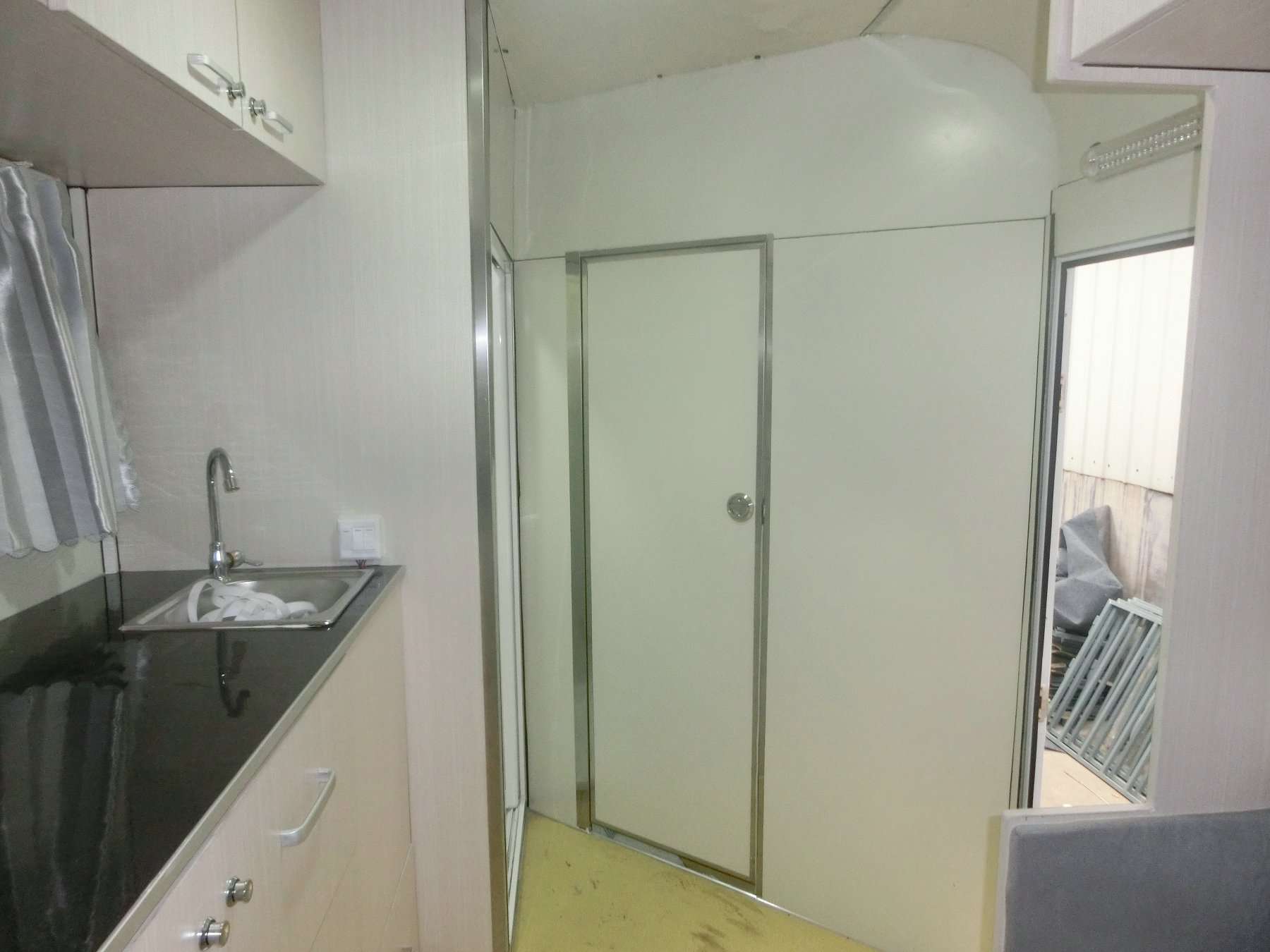 custom made square front horse trailer