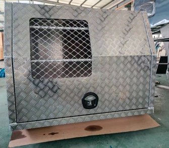 ute canopy with dog box