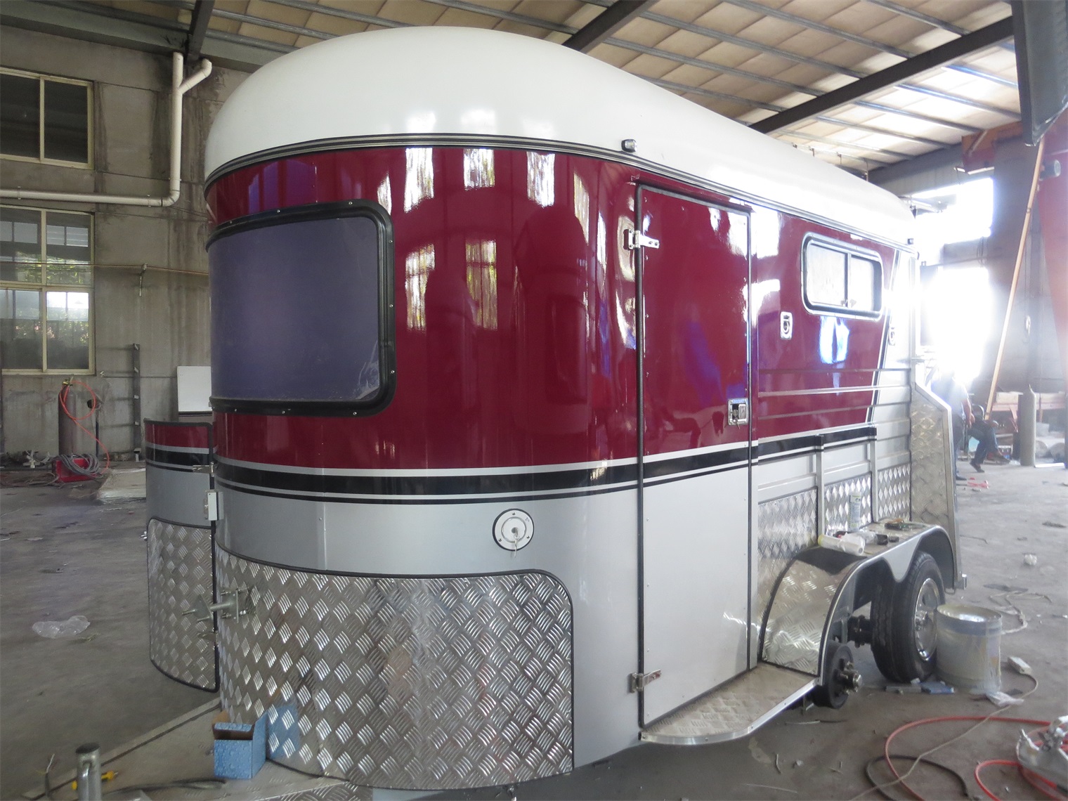 deluxe type 2 horses straight load horse trailer deluxe type 2 horses straight load horse trailer